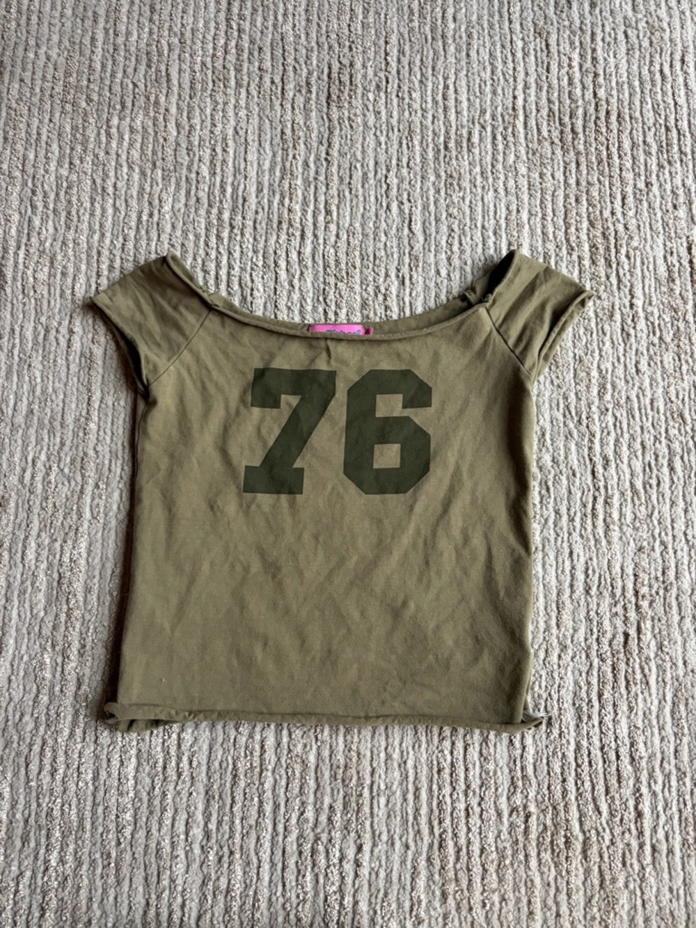 EDIKTED Olive Graphic Tee with '76' Front